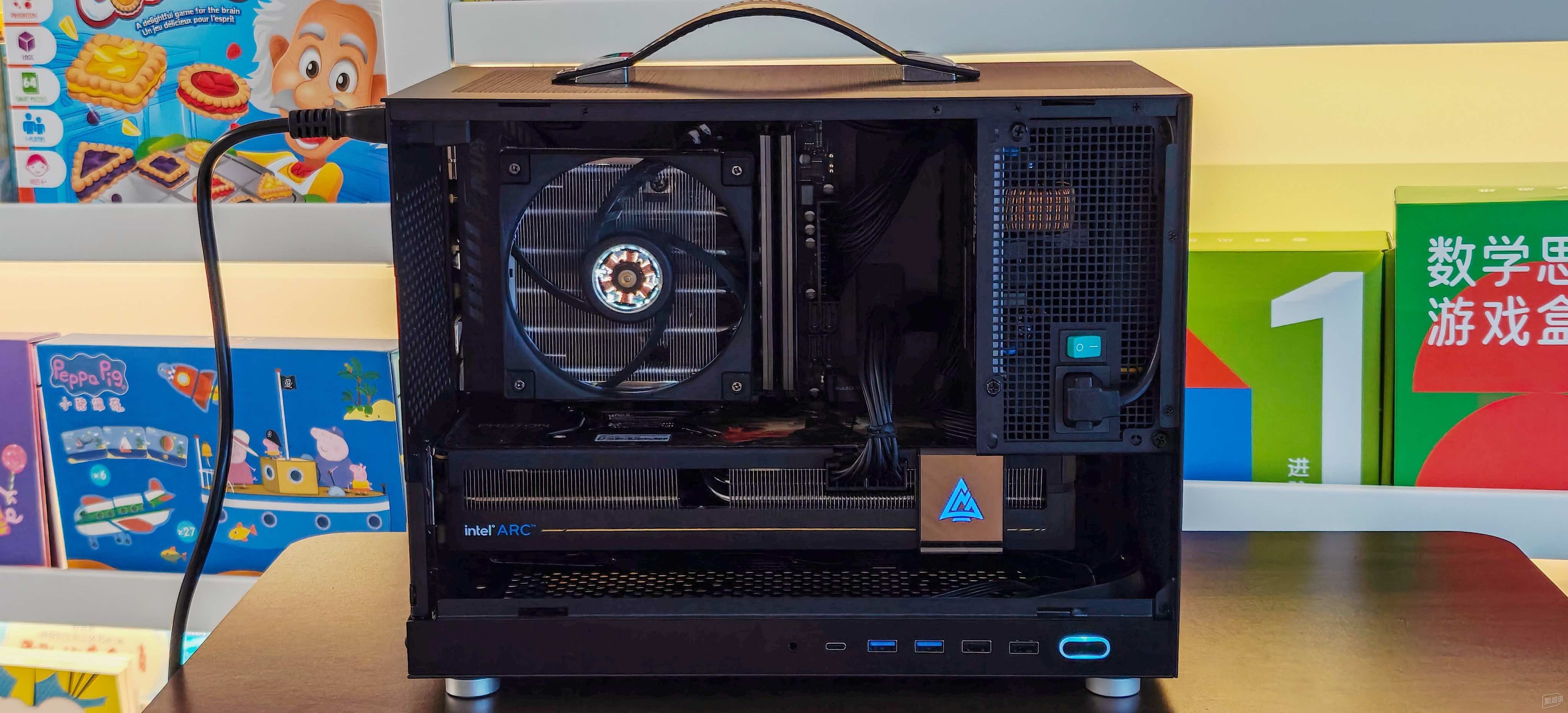 極限緊湊型mATX手提機(jī)箱 閃鱗G300裝機(jī)體驗(yàn)分享！
